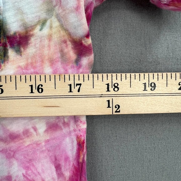 EVERLANE T-shirt Womens Small White Multicolor Hand Dyed Upcycled Cuffed Crew - Picture 11 of 14